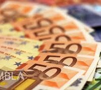 Wat is de rol van banken en trustkantoren bij witwassen?