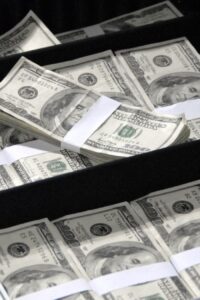 Filmtip: Black Money